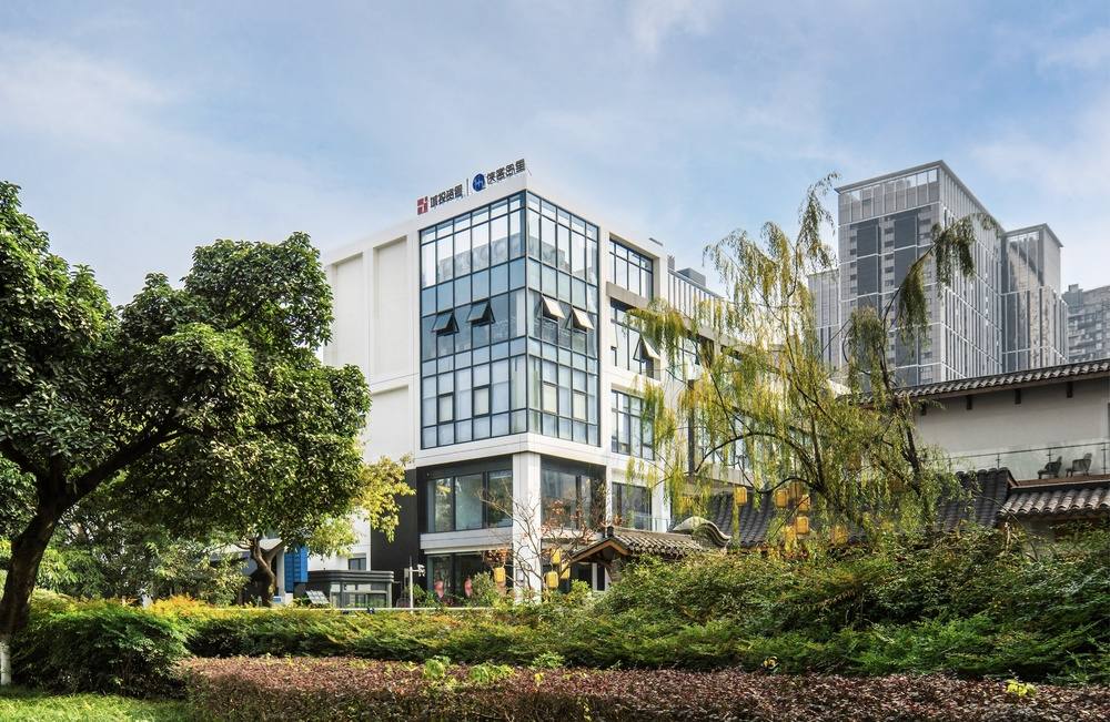 晶立方新经济总部基地外立面图